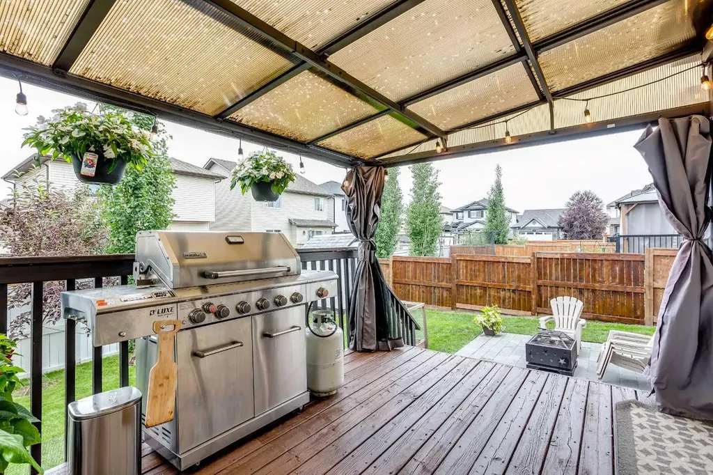 42 Kingsland Place SE Airdrie AB T4A 0C7