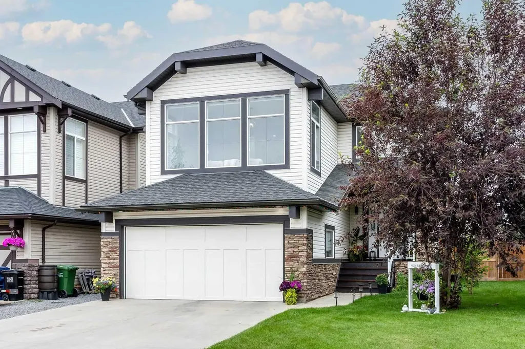 42 Kingsland Place SE Airdrie AB T4A 0C7