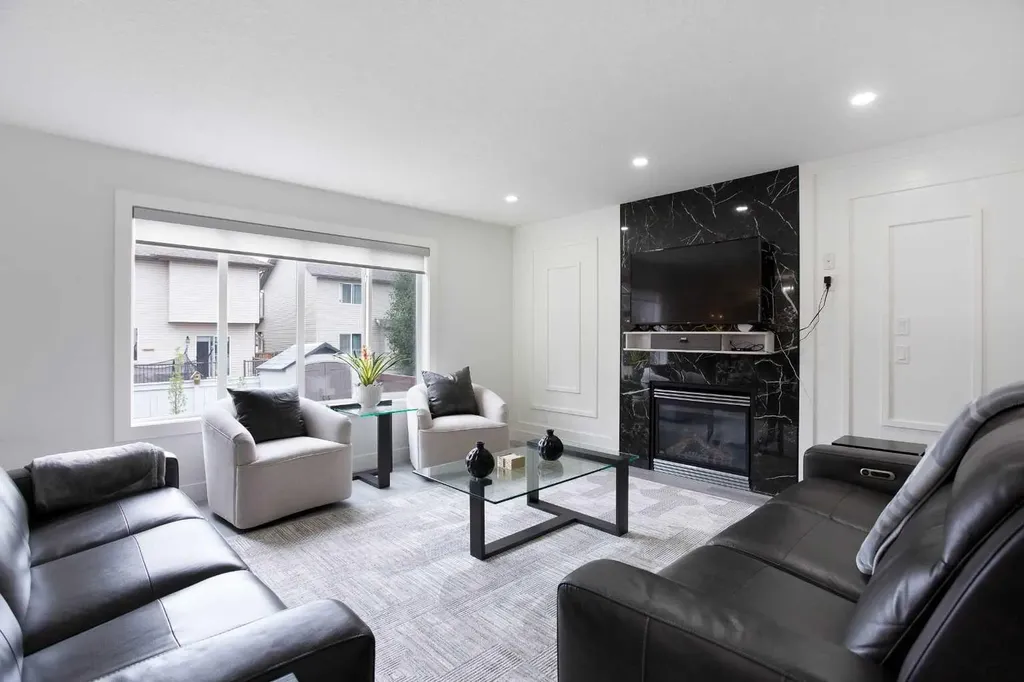 42 Kingsland Place SE Airdrie AB T4A 0C7