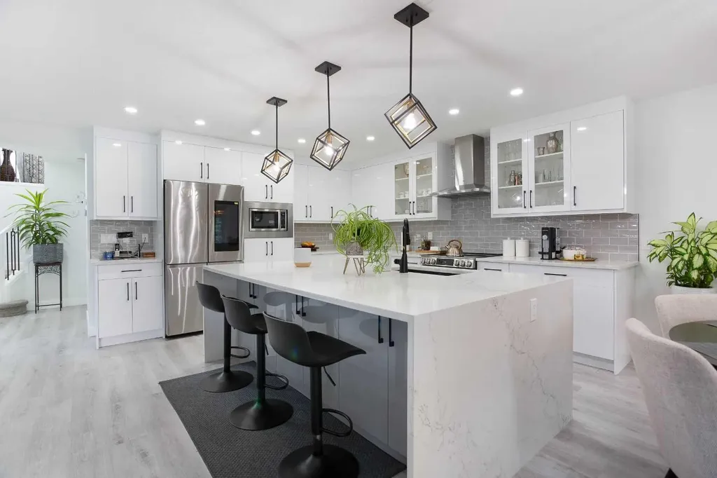 42 Kingsland Place SE Airdrie AB T4A 0C7