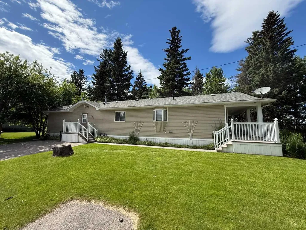 700 Carmichael Lane Hinton AB T7V1S9