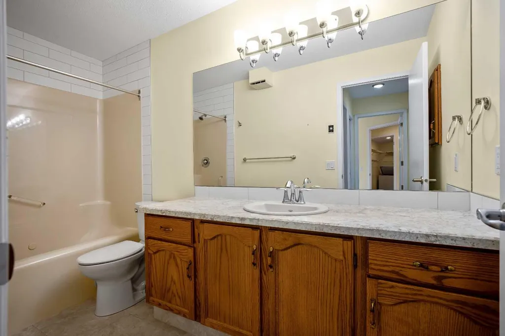 410 7 Street SW High River AB T1V 1B7