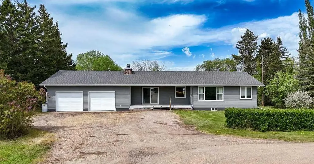 126 Queen Street Elnora AB T0M 0A9
