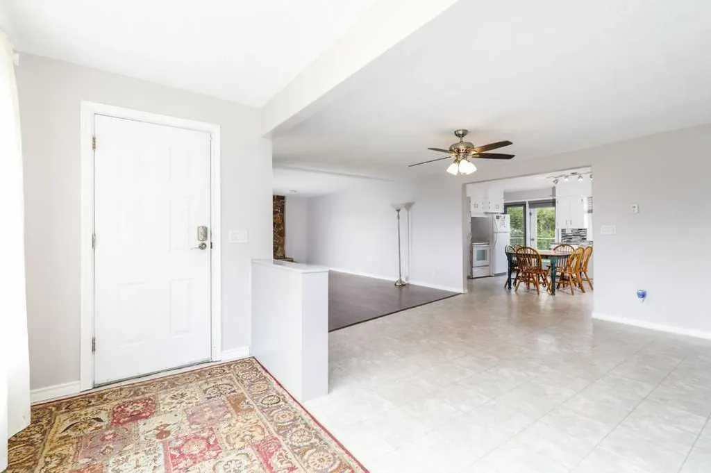 126 Queen Street Elnora AB T0M 0A9