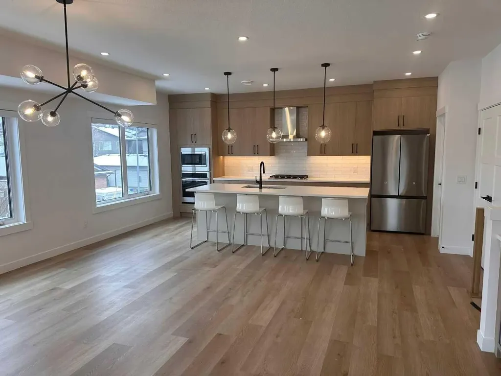 4744 Bowness Road Calgary AB T3B 0B4