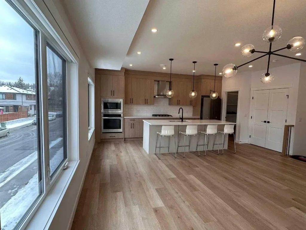 4744 Bowness Road Calgary AB T3B 0B4