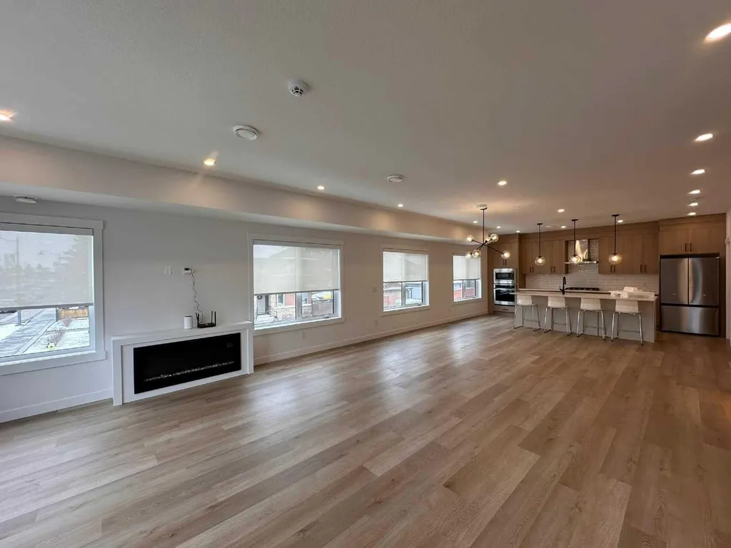 4744 Bowness Road Calgary AB T3B 0B4