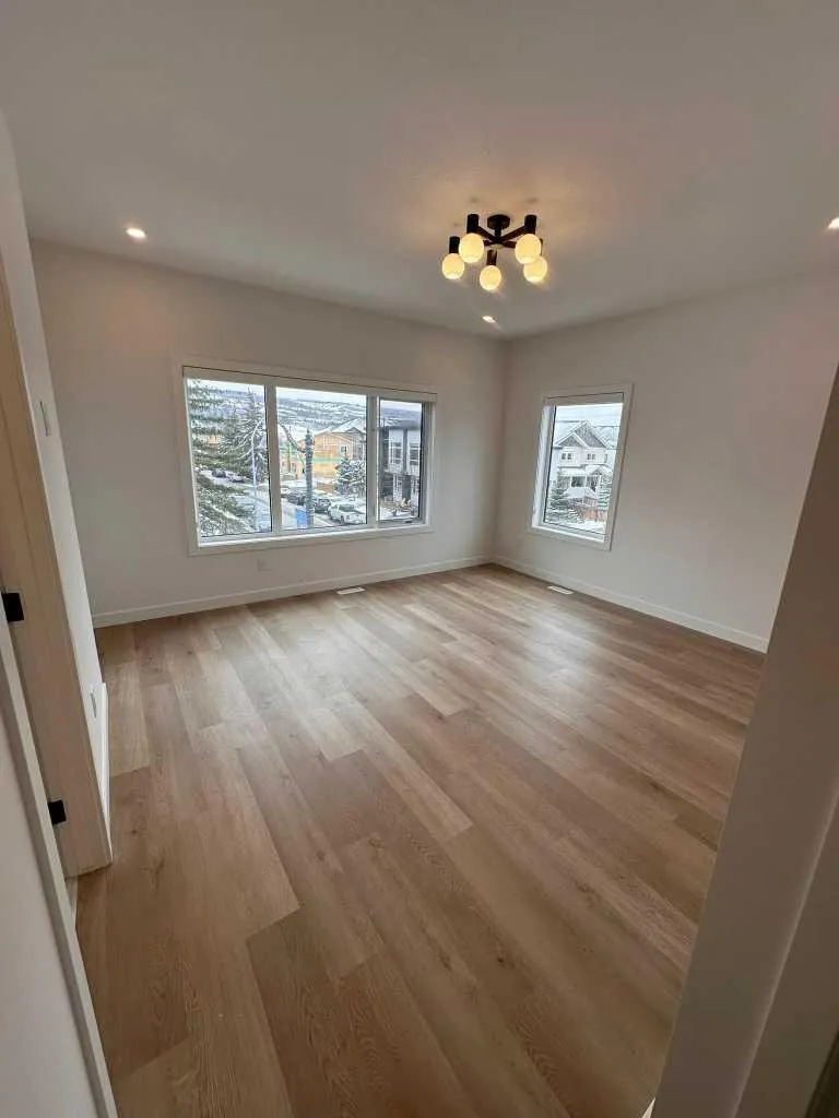 4744 Bowness Road Calgary AB T3B 0B4