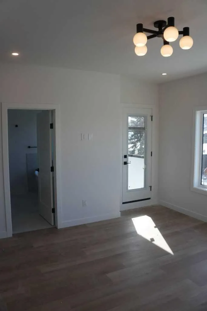 4744 Bowness Road Calgary AB T3B 0B4
