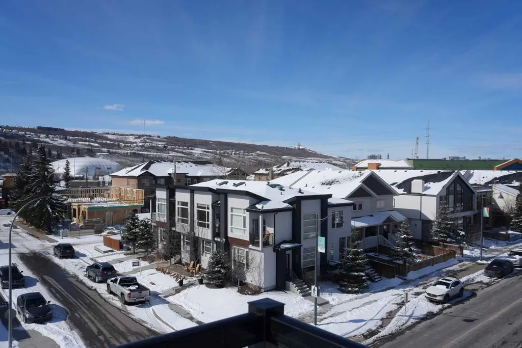 4744 Bowness Road Calgary AB T3B 0B4