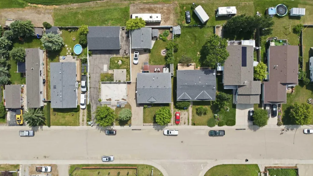 535 Pioneer Drive Irricana AB T0M 1B0