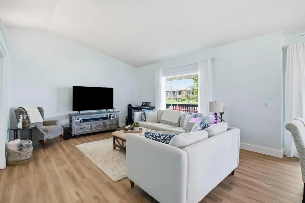 535 Pioneer Drive Irricana AB T0M 1B0