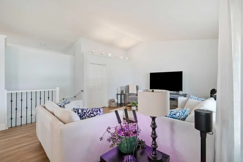 535 Pioneer Drive Irricana AB T0M 1B0