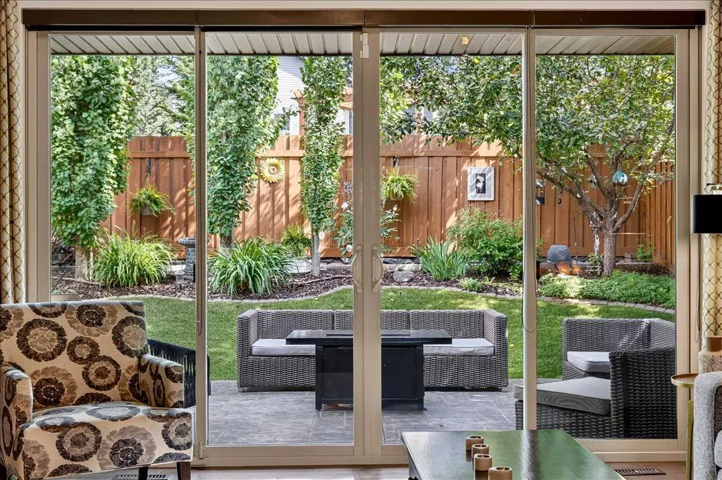 295 Tremblant Way SW Calgary AB T3H 0S8