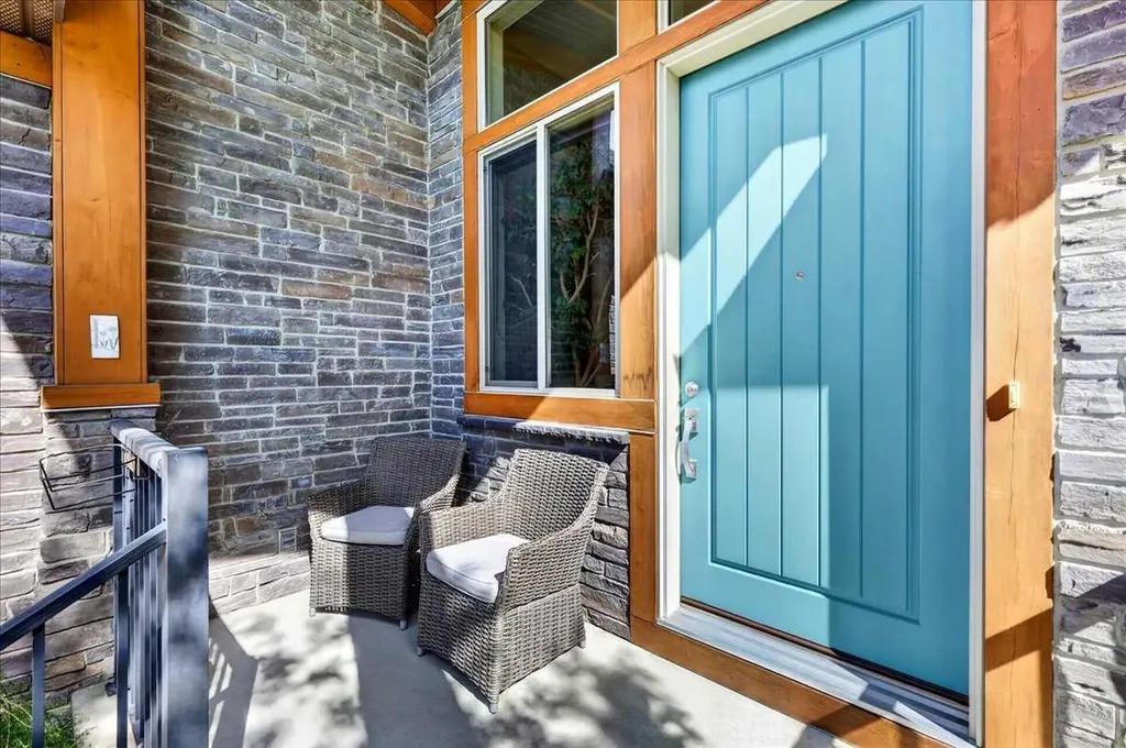 295 Tremblant Way SW Calgary AB T3H 0S8