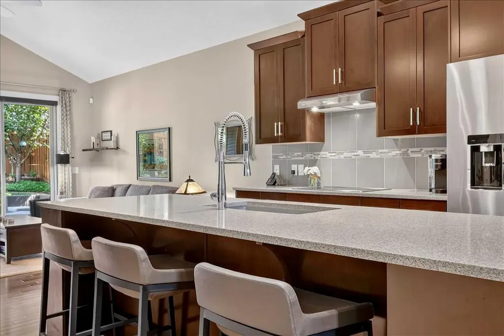 295 Tremblant Way SW Calgary AB T3H 0S8