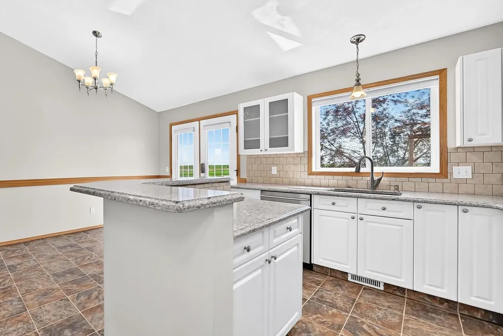 417 9 Street Beiseker AB T0M 0G0
