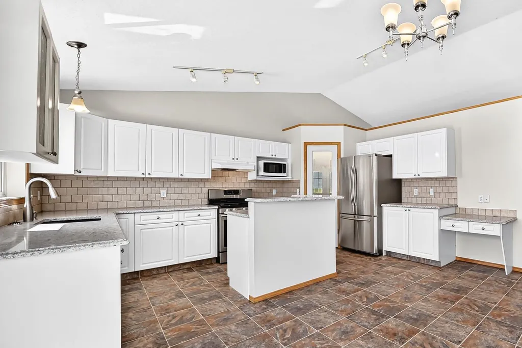 417 9 Street Beiseker AB T0M 0G0