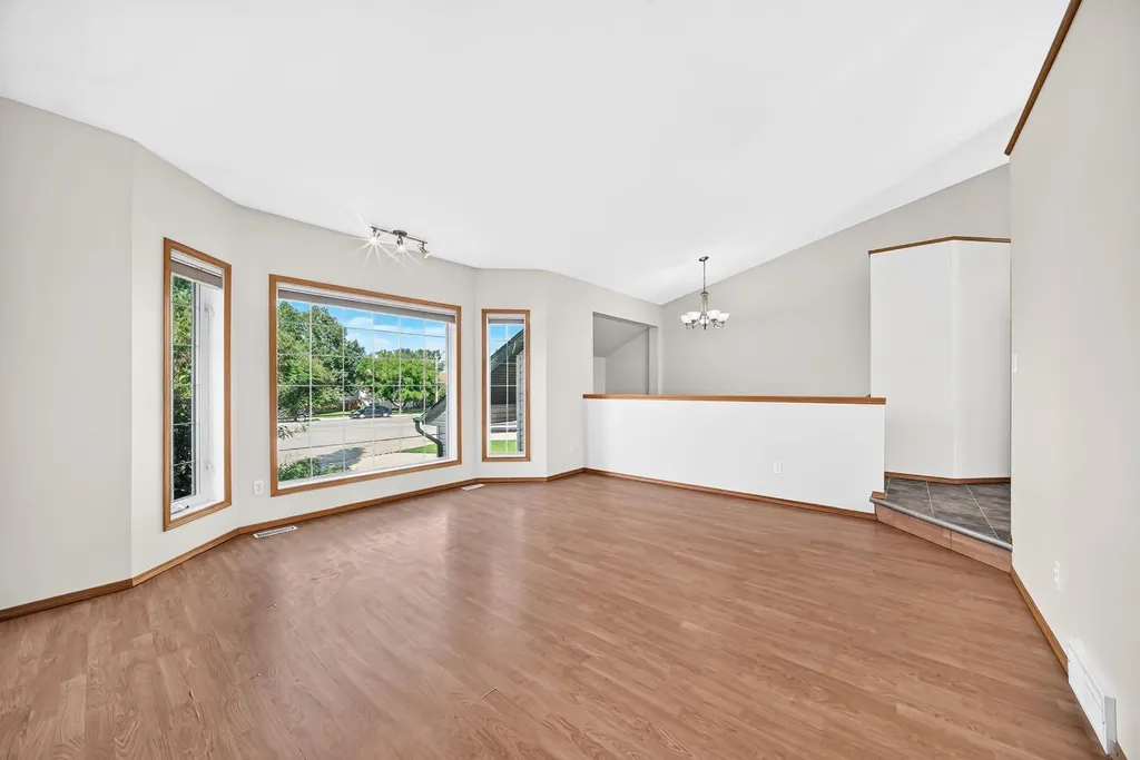 417 9 Street Beiseker AB T0M 0G0