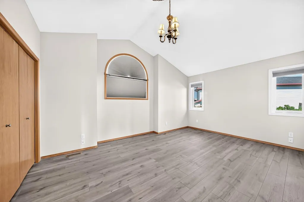 417 9 Street Beiseker AB T0M 0G0