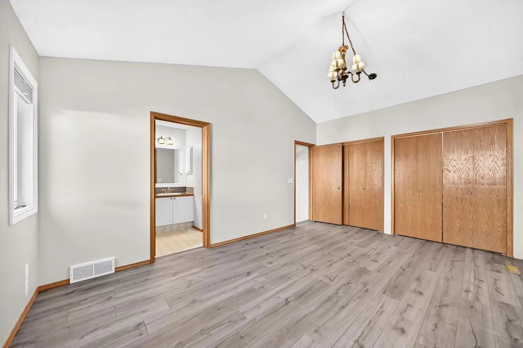 417 9 Street Beiseker AB T0M 0G0