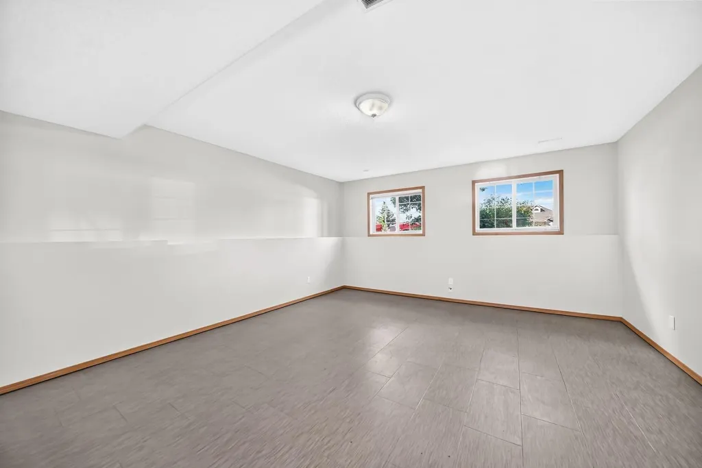 417 9 Street Beiseker AB T0M 0G0