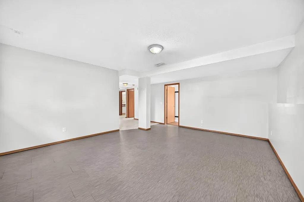 417 9 Street Beiseker AB T0M 0G0