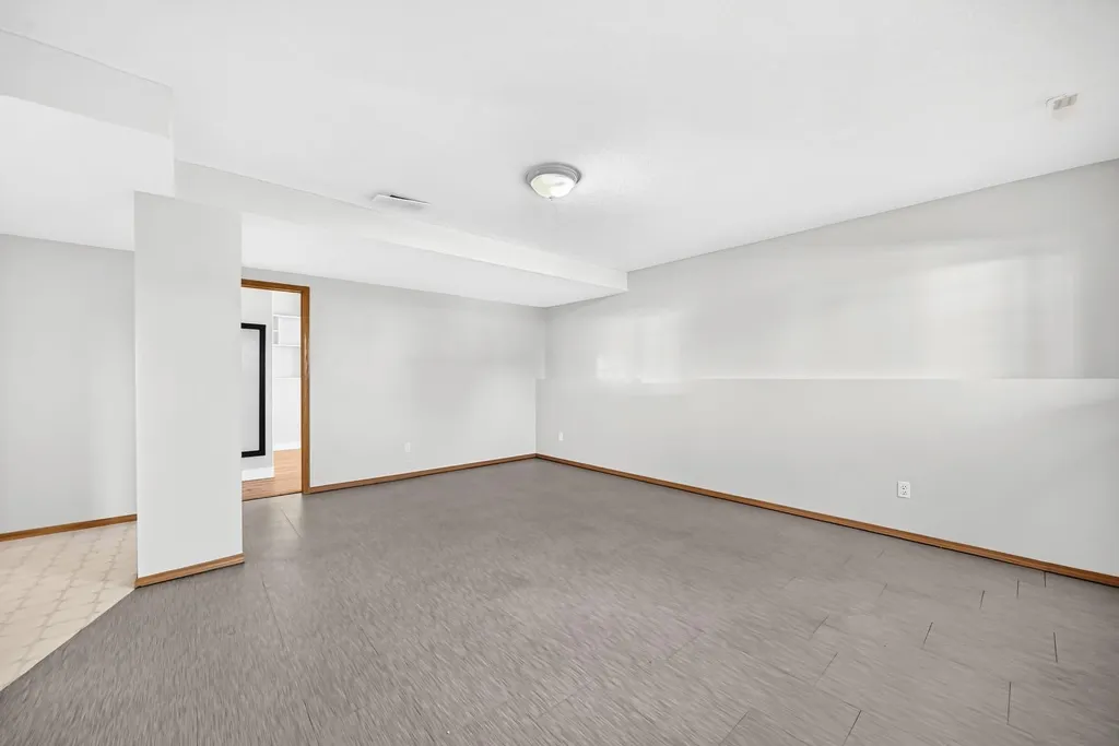 417 9 Street Beiseker AB T0M 0G0
