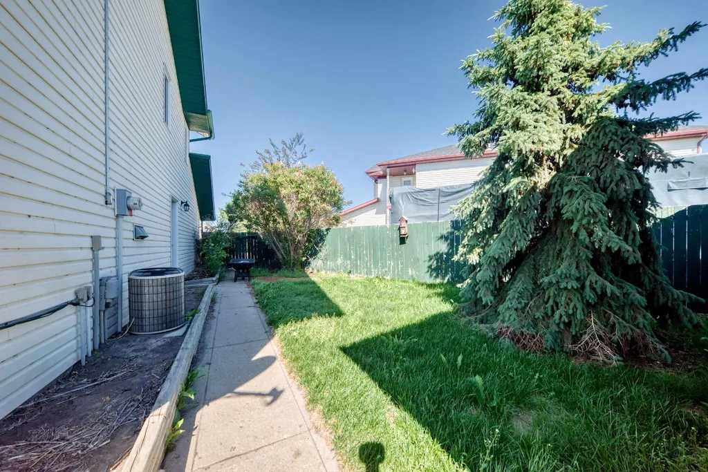 417 9 Street Beiseker AB T0M 0G0