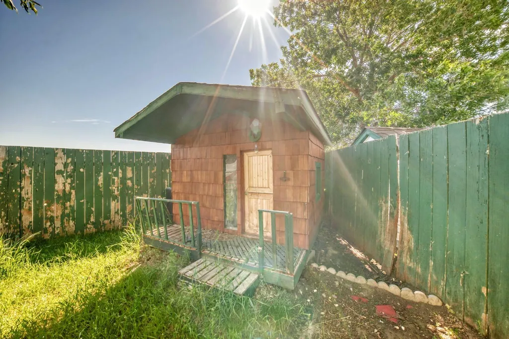 417 9 Street Beiseker AB T0M 0G0