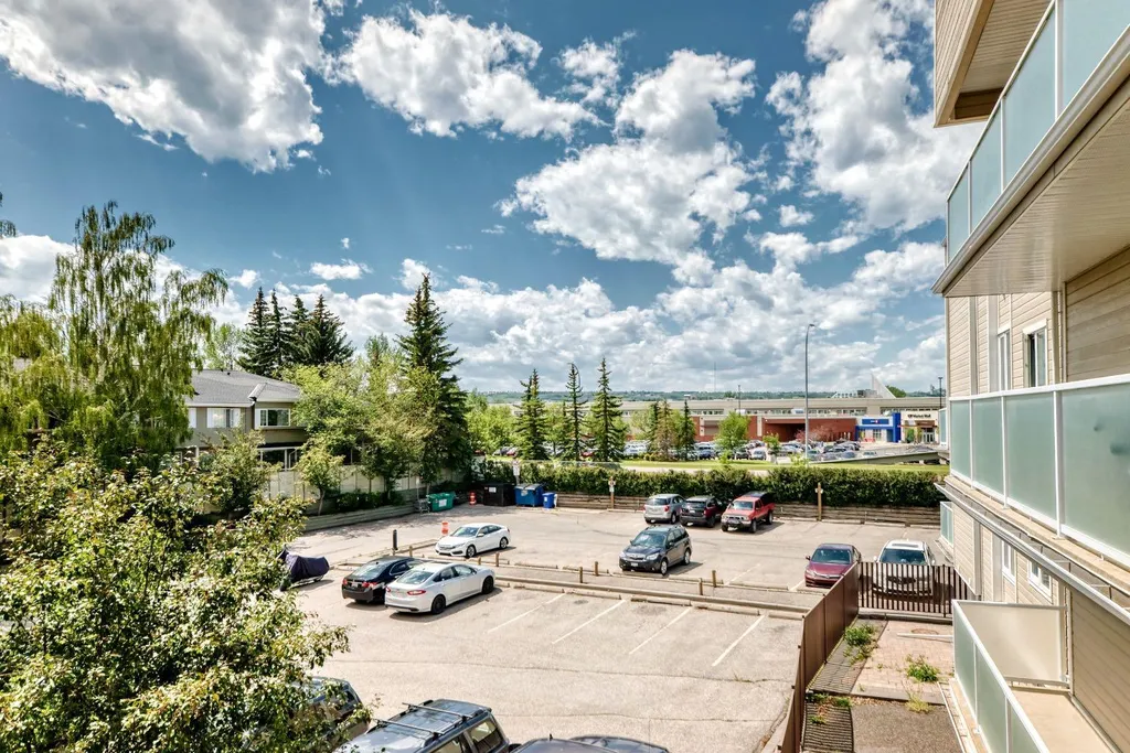 3717 42 Street NW Calgary AB T3A 2W2