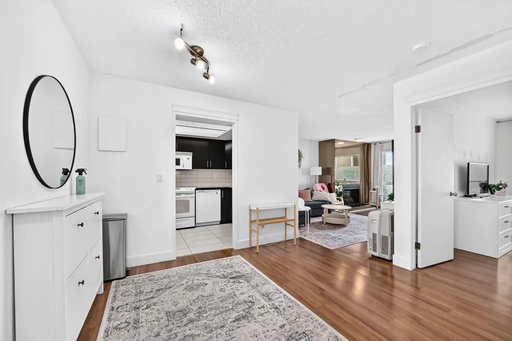 3717 42 Street NW Calgary AB T3A 2W2