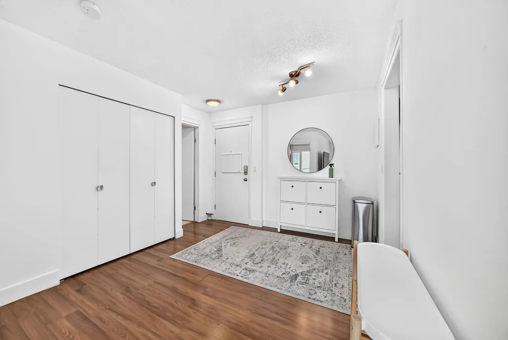 3717 42 Street NW Calgary AB T3A 2W2