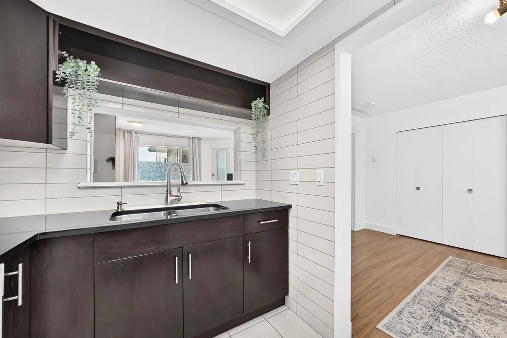 3717 42 Street NW Calgary AB T3A 2W2