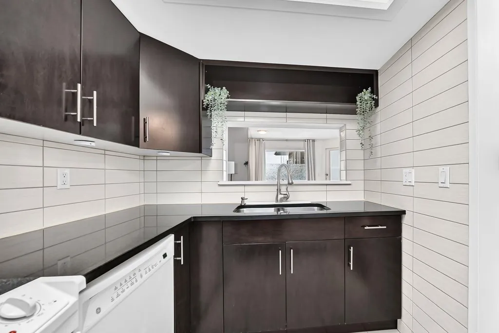 3717 42 Street NW Calgary AB T3A 2W2