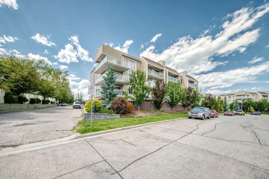 3717 42 Street NW Calgary AB T3A 2W2