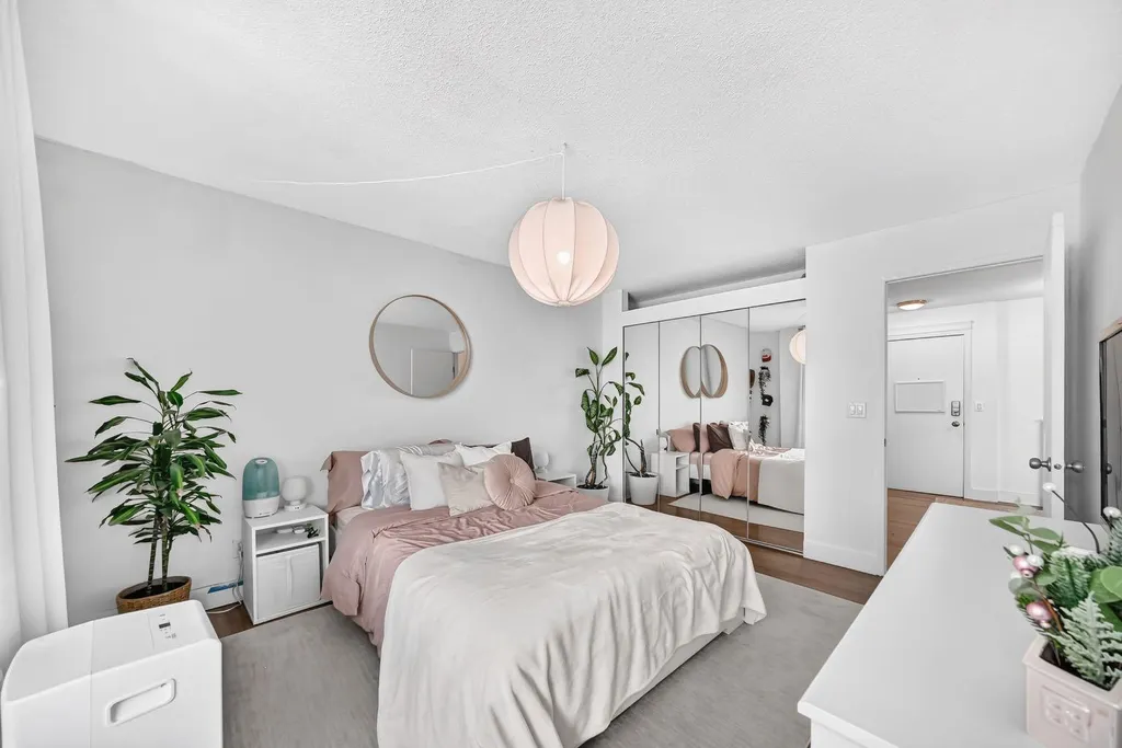 3717 42 Street NW Calgary AB T3A 2W2