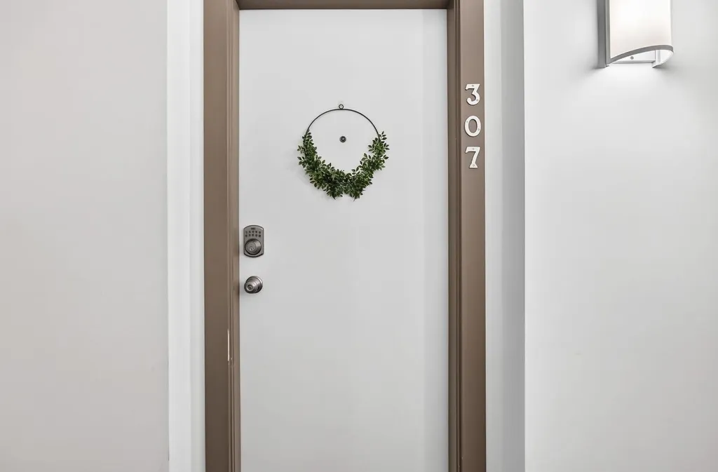 3717 42 Street NW Calgary AB T3A 2W2