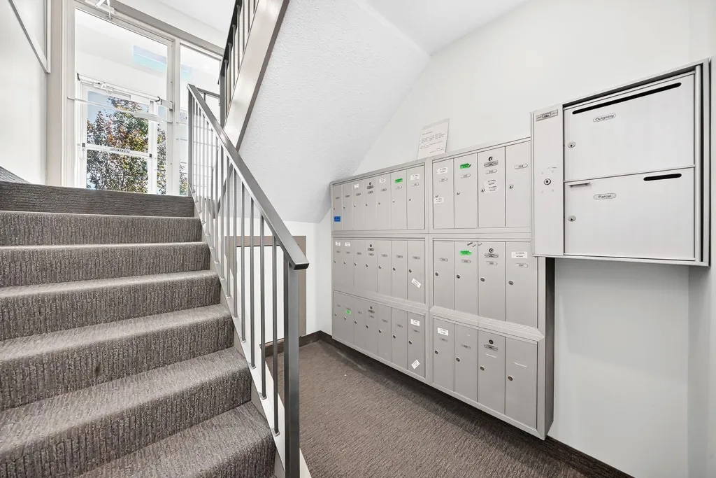 3717 42 Street NW Calgary AB T3A 2W2