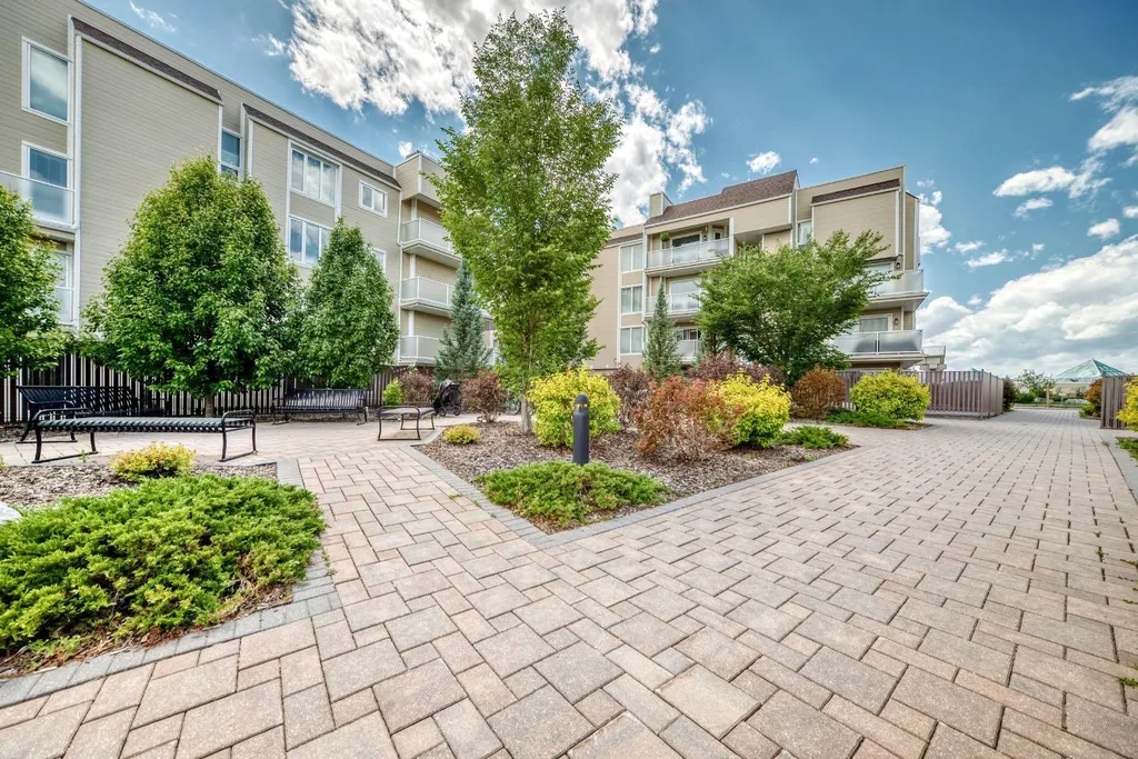 3717 42 Street NW Calgary AB T3A 2W2