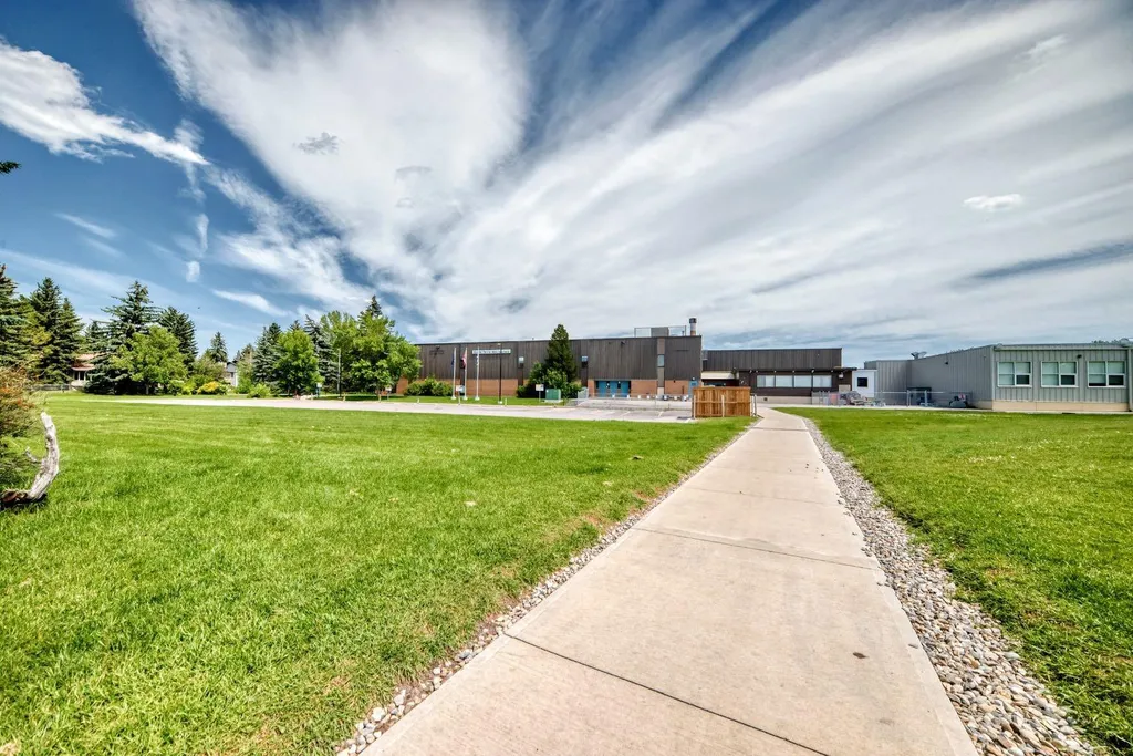 3717 42 Street NW Calgary AB T3A 2W2