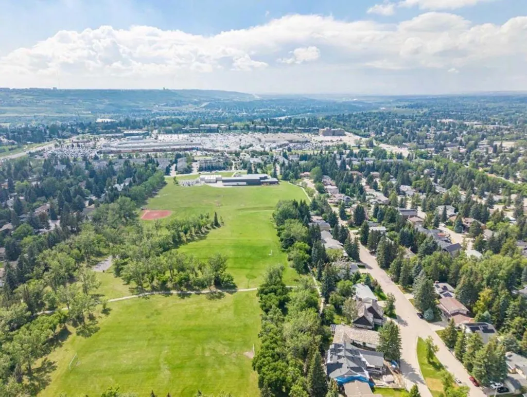 3717 42 Street NW Calgary AB T3A 2W2