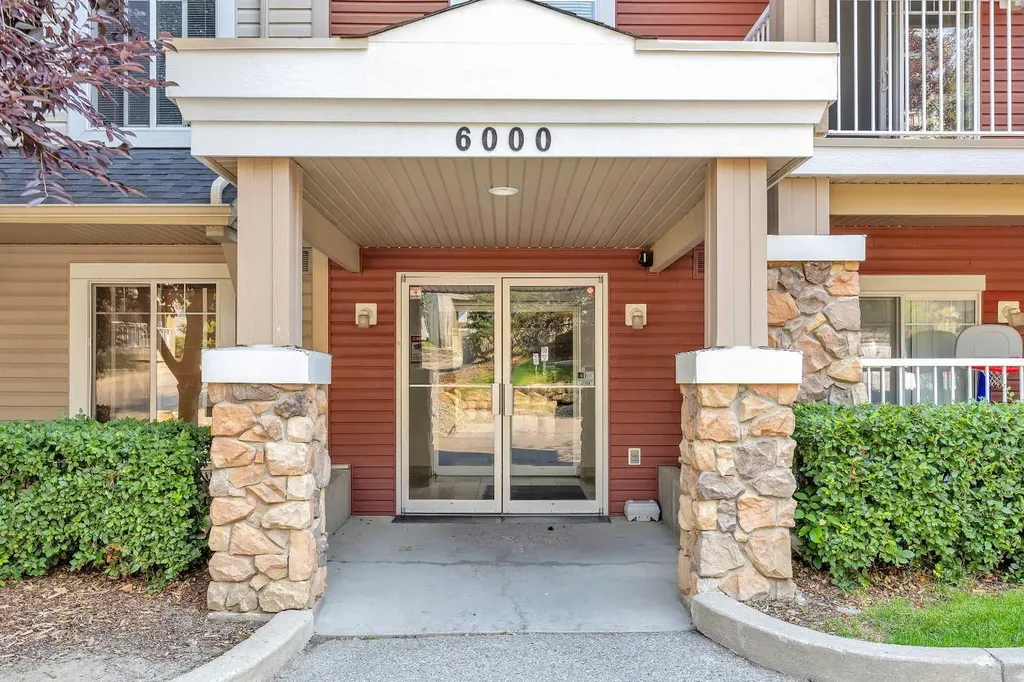 70 Panamount Drive NW Calgary AB T3K 6G7