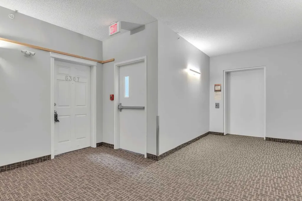 70 Panamount Drive NW Calgary AB T3K 6G7