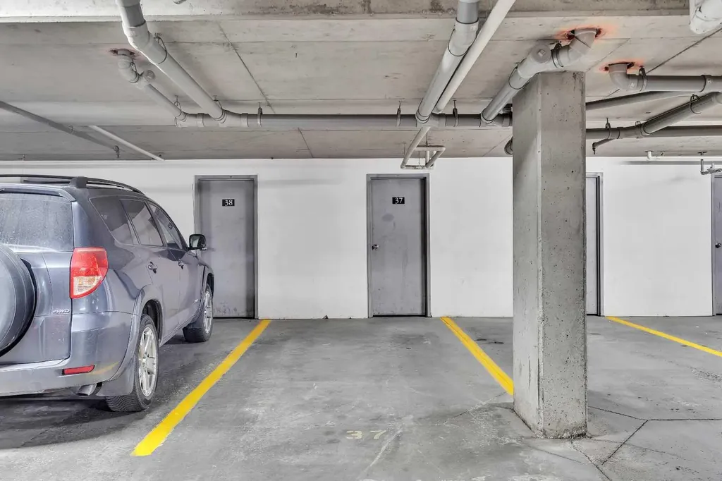 70 Panamount Drive NW Calgary AB T3K 6G7