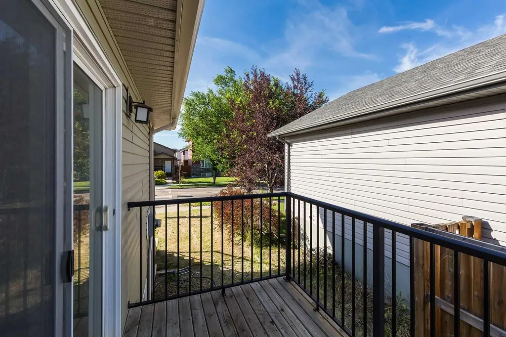 78 Sunridge Boulevard W Lethbridge AB T1J 0T4
