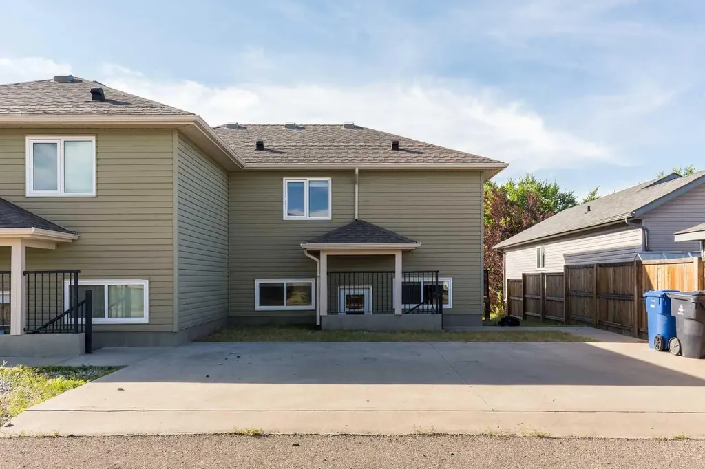 78 Sunridge Boulevard W Lethbridge AB T1J 0T4