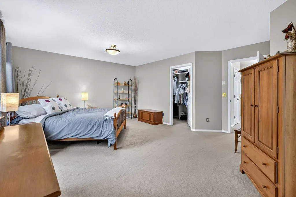 14 Evergreen Common SW Calgary AB T2Y 4N8