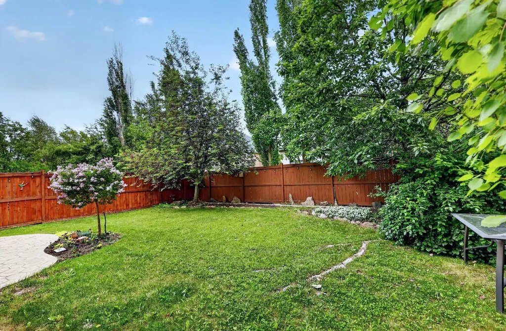 14 Evergreen Common SW Calgary AB T2Y 4N8