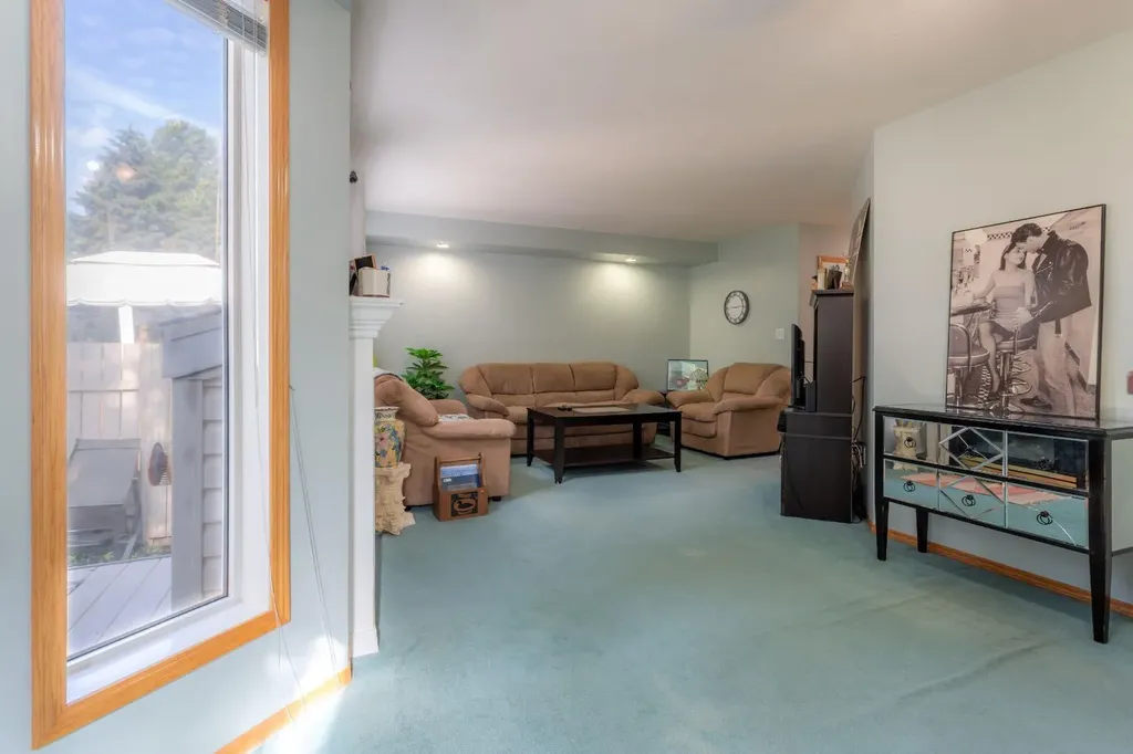 5725 41 Street Lloydminster AB T9V 2A4